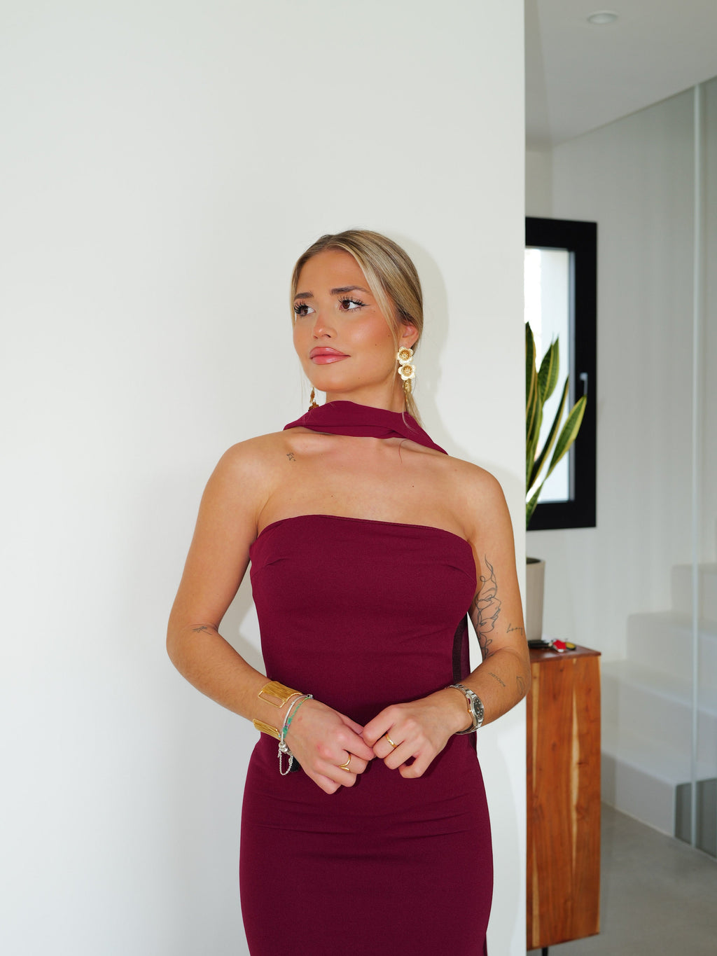 Vestido sirena choker tulle burdeos