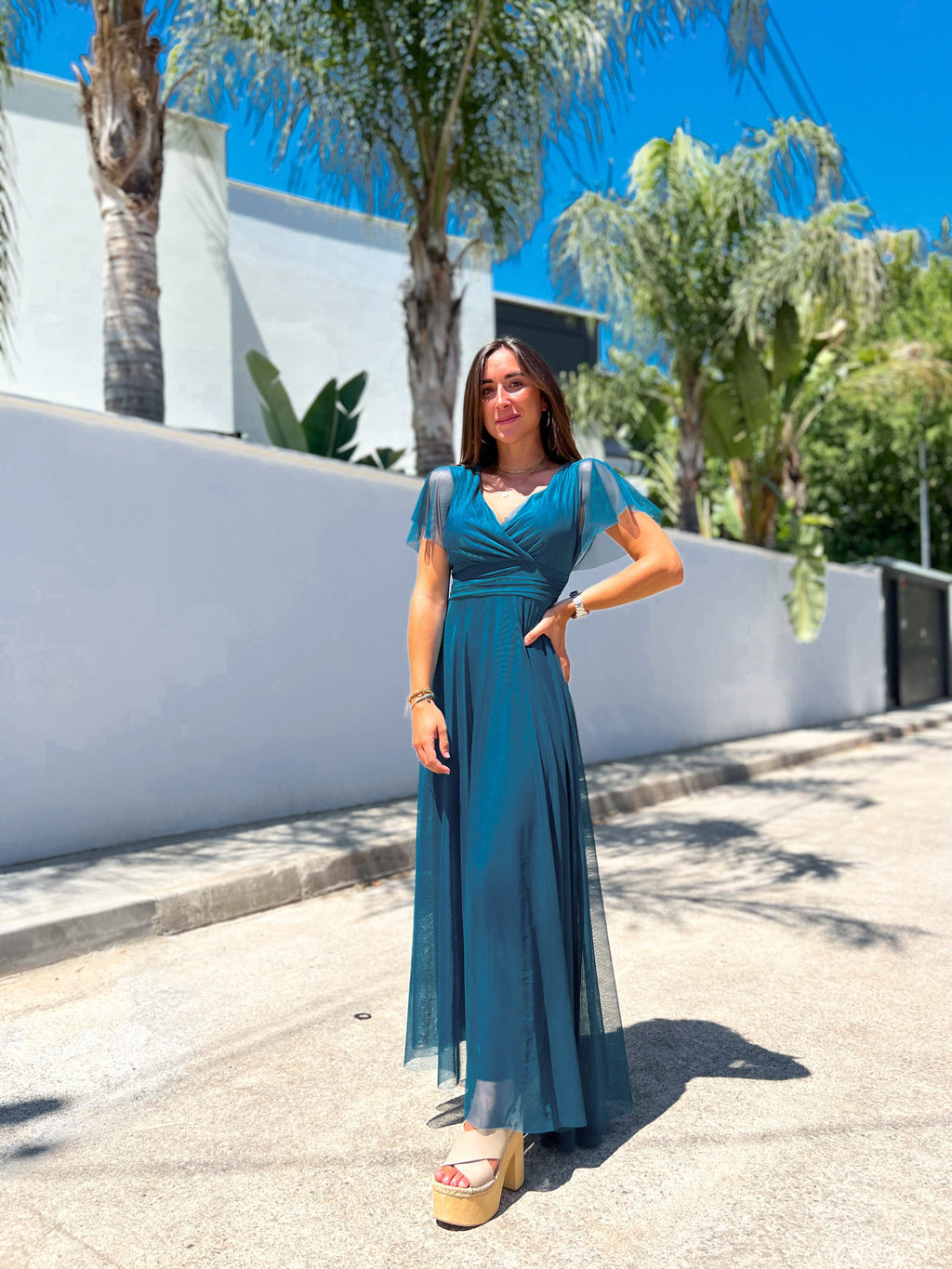 Vestido tulle manga petróleo