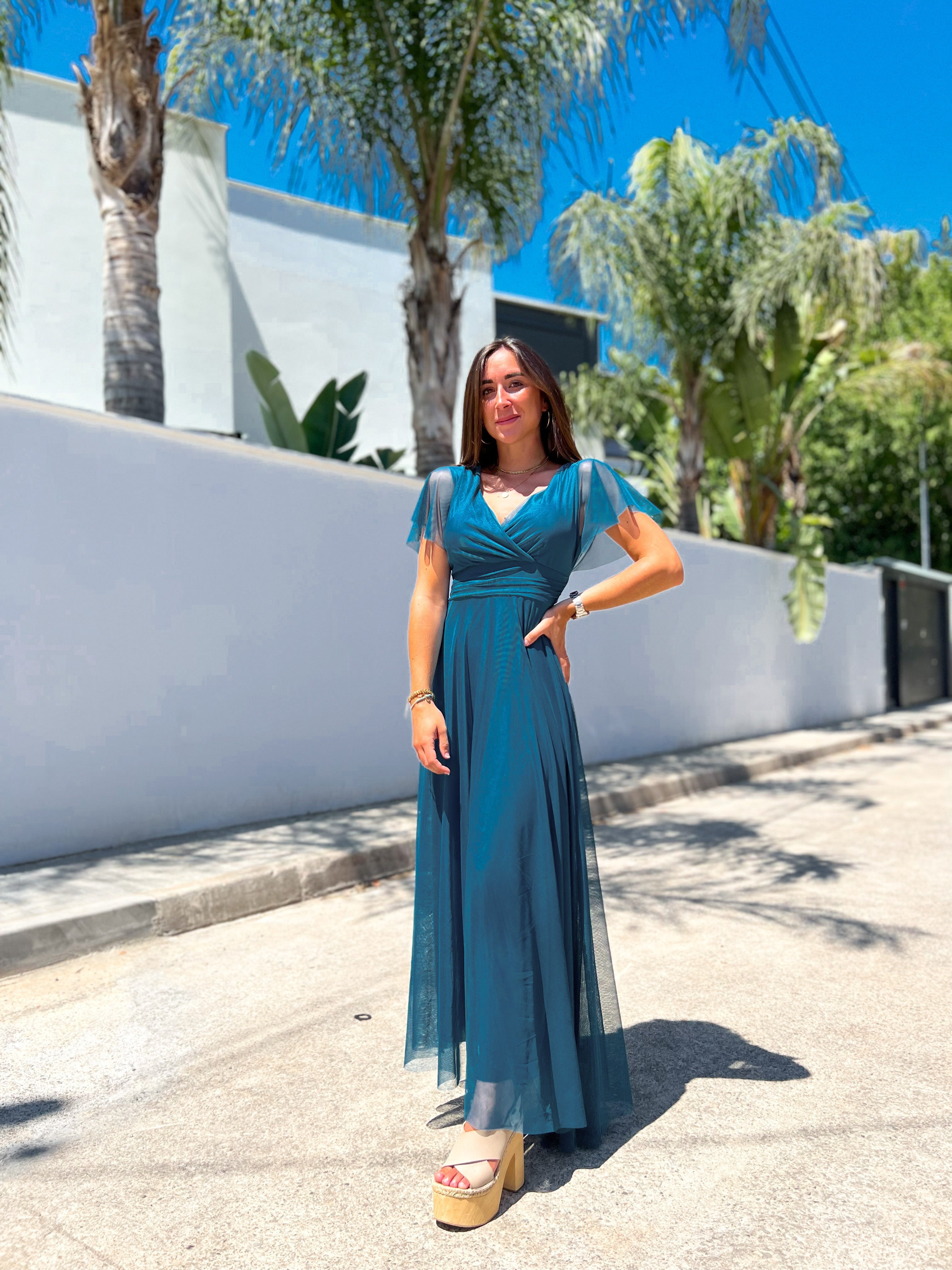 Vestido tulle manga petróleo