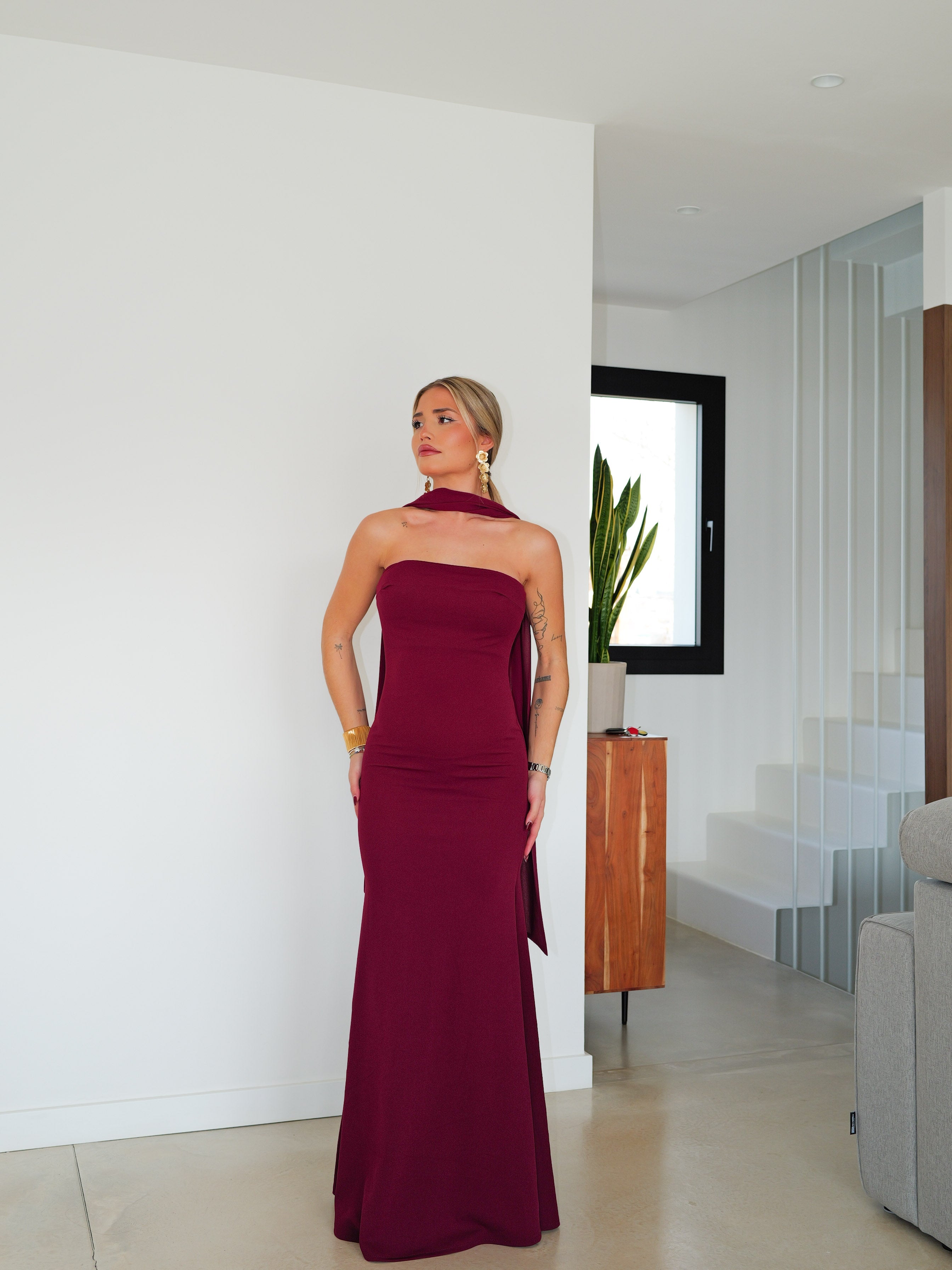 Vestido sirena choker tulle burdeos