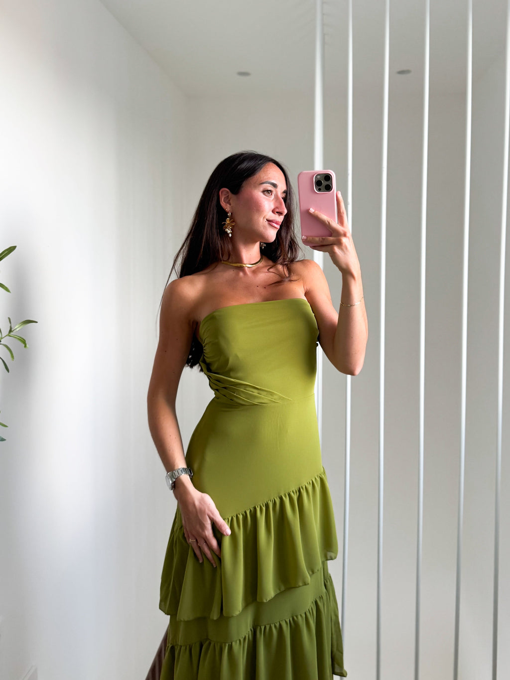 Vestido palabra volantes oliva