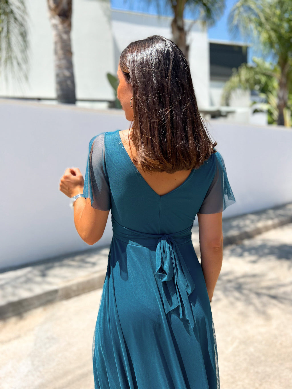 Vestido tulle manga petróleo