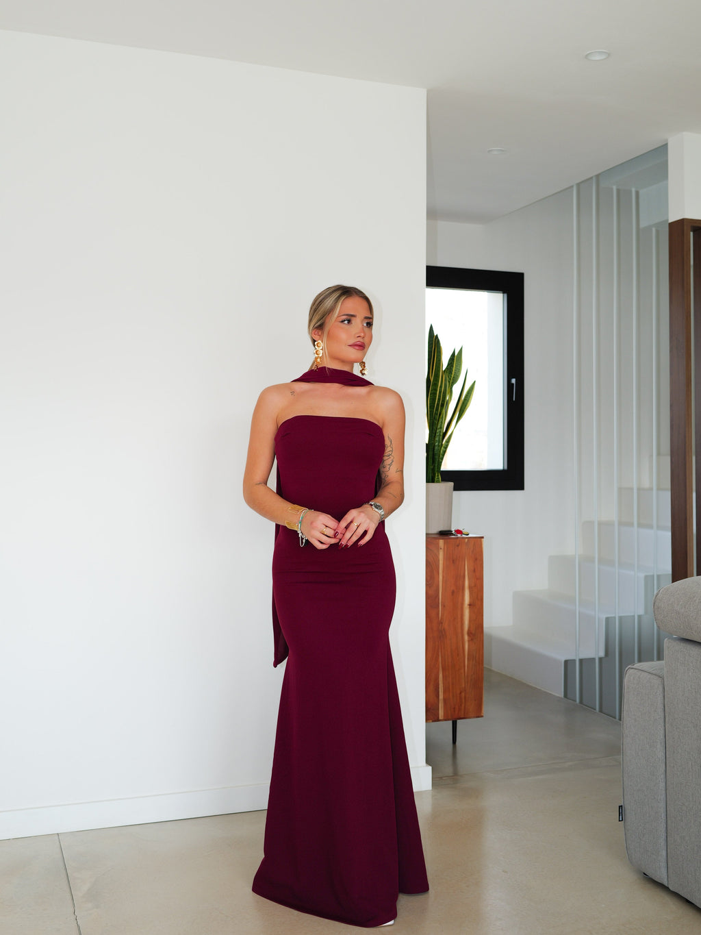 Vestido sirena choker tulle burdeos