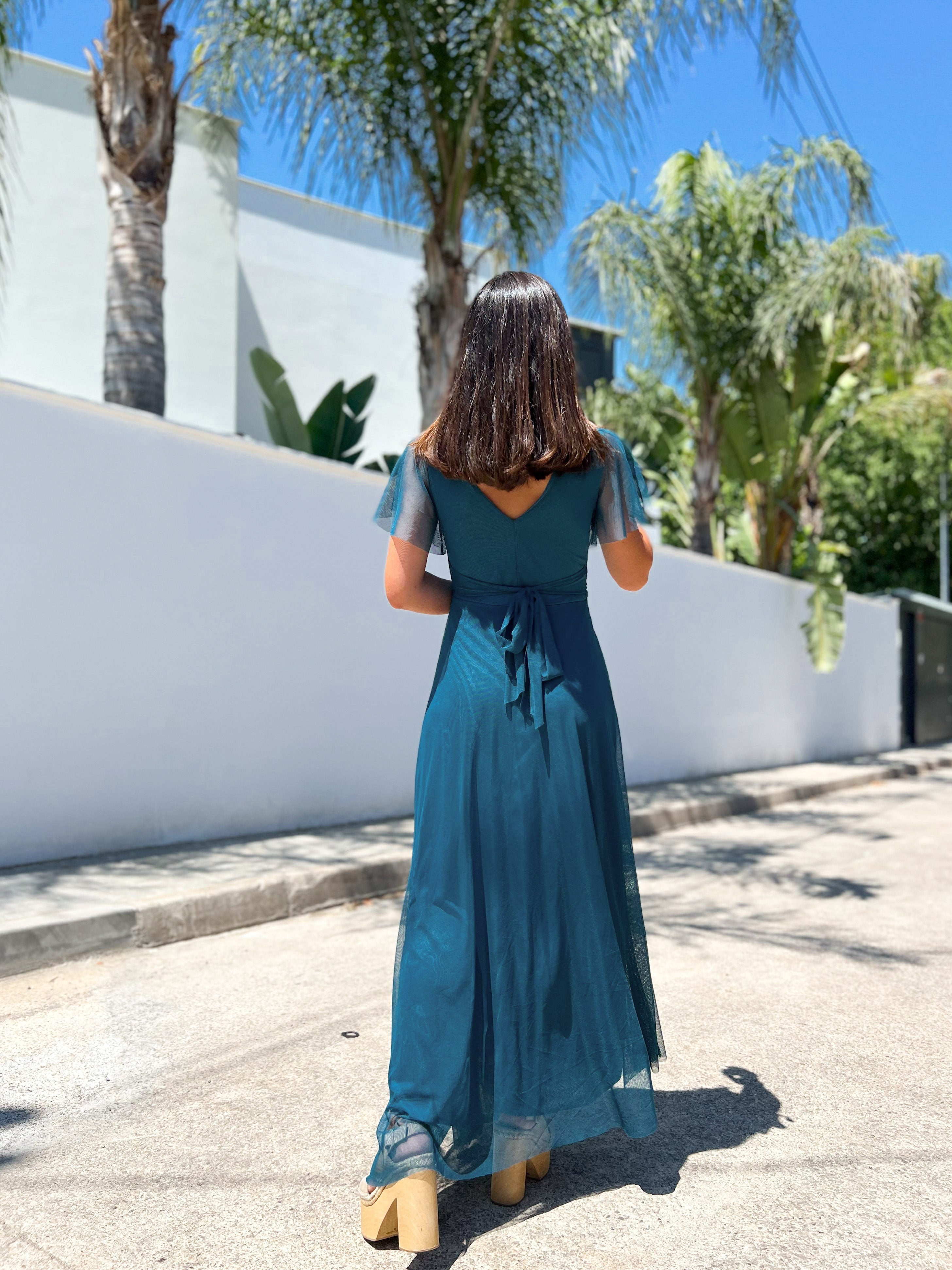 Vestido tulle manga petróleo