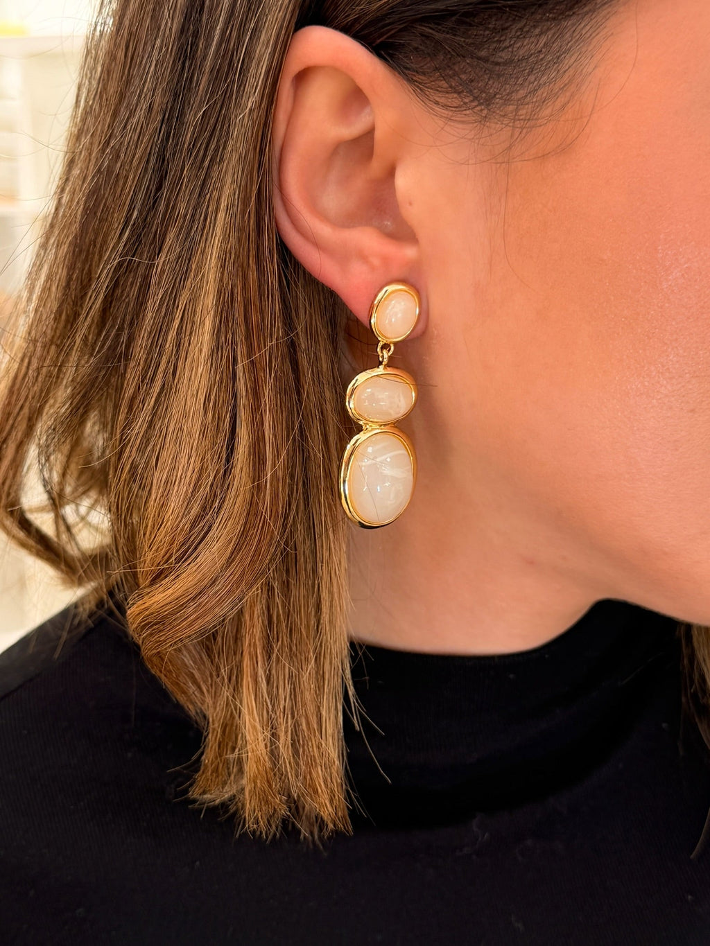 Pendientes de piedras ovaladas marfil |Camila
